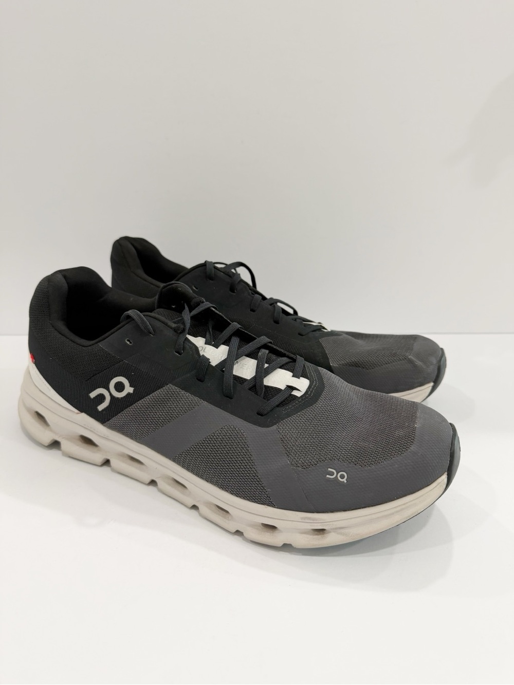 On Running Cloudrunner Men’s Shoes